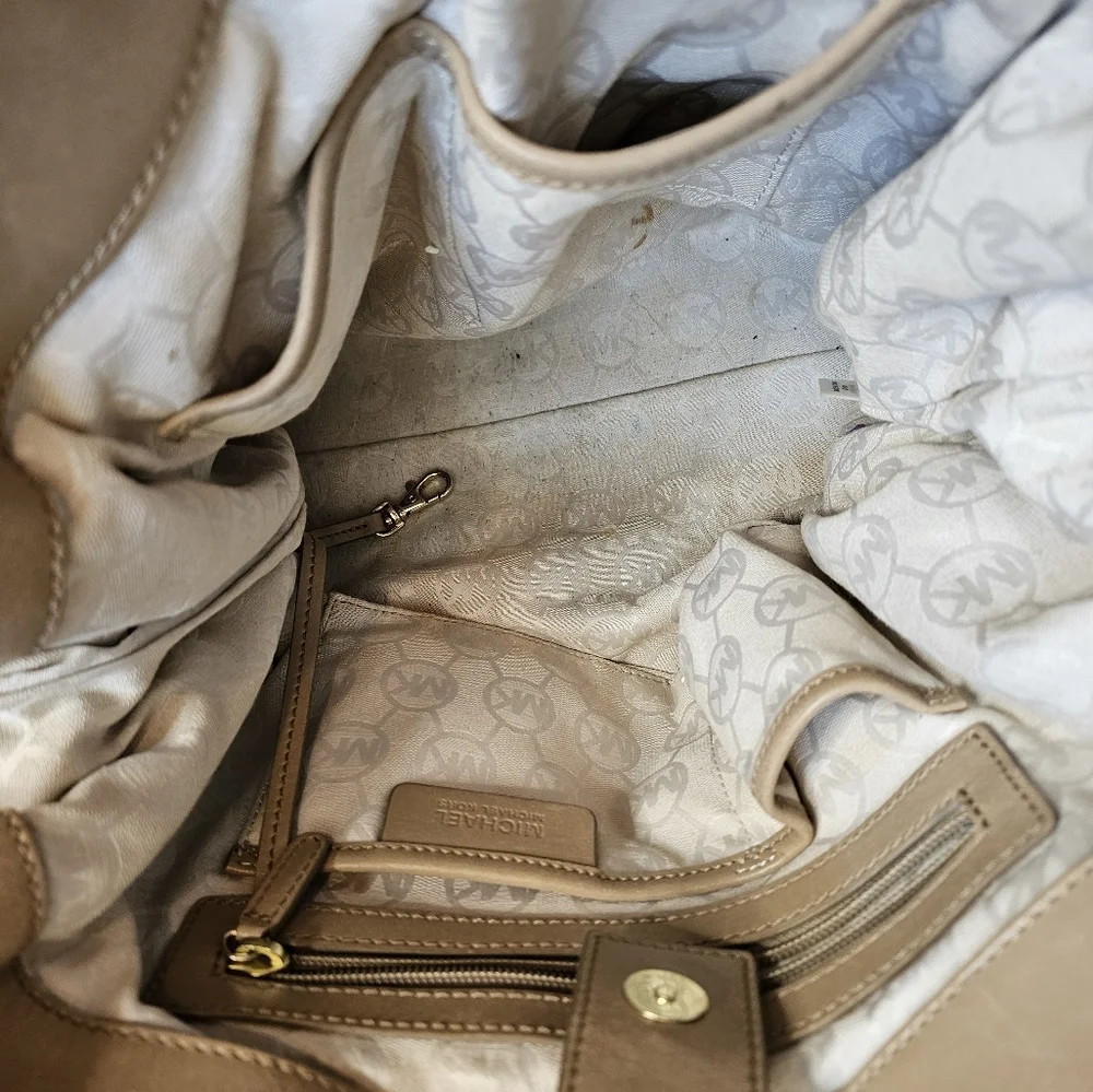 Michael Kors Tan Leather Gansevoort Tote Bag - Picture 8 of 8